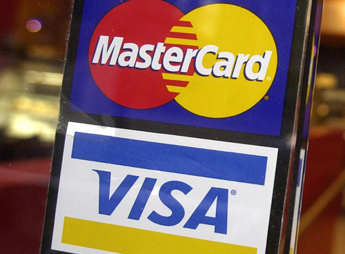 Карты в фокус: мошенники предлагают обход ограничений Visa и Mastercard